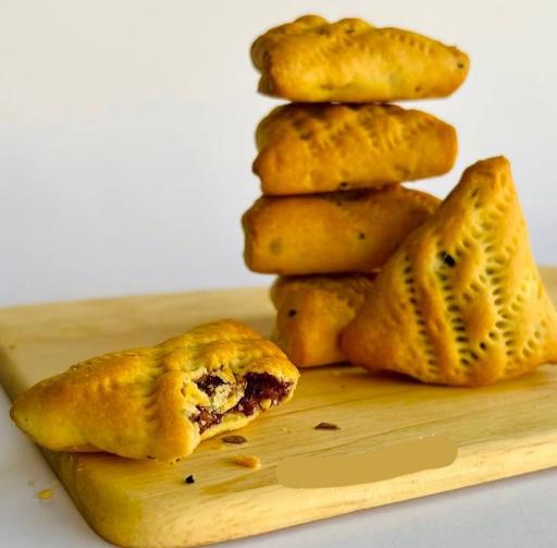 عکس کلوچه خرمایی مکسان