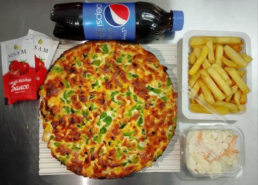 عکس پیتزا اسنک عقاب 