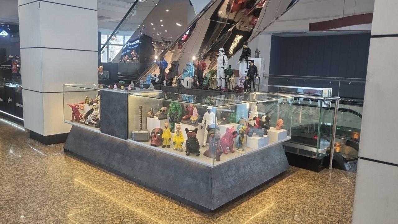 عکس مجسمه و اکشن فیگور بتنیسم 