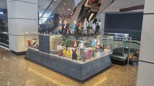 عکس مجسمه و اکشن فیگور بتنیسم 