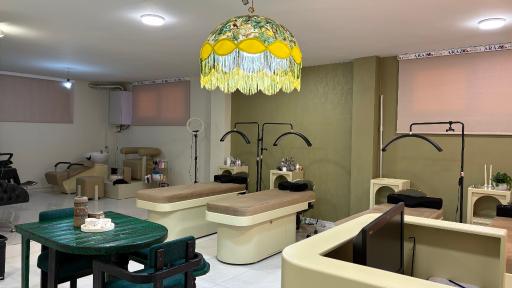 سالن زیبایی یاسی کمالیان