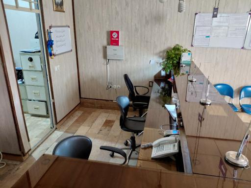 عکس آموزشگاه رانندگی باران