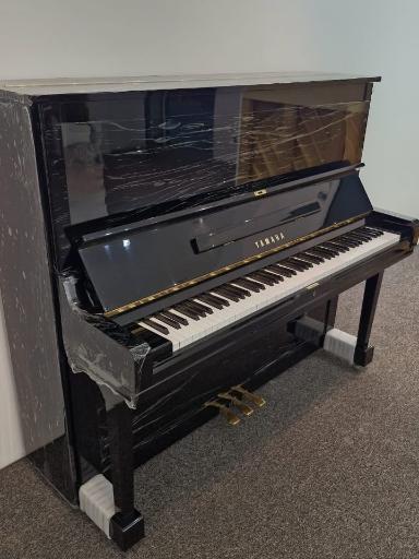 عکس گالری پیانو آبنوس