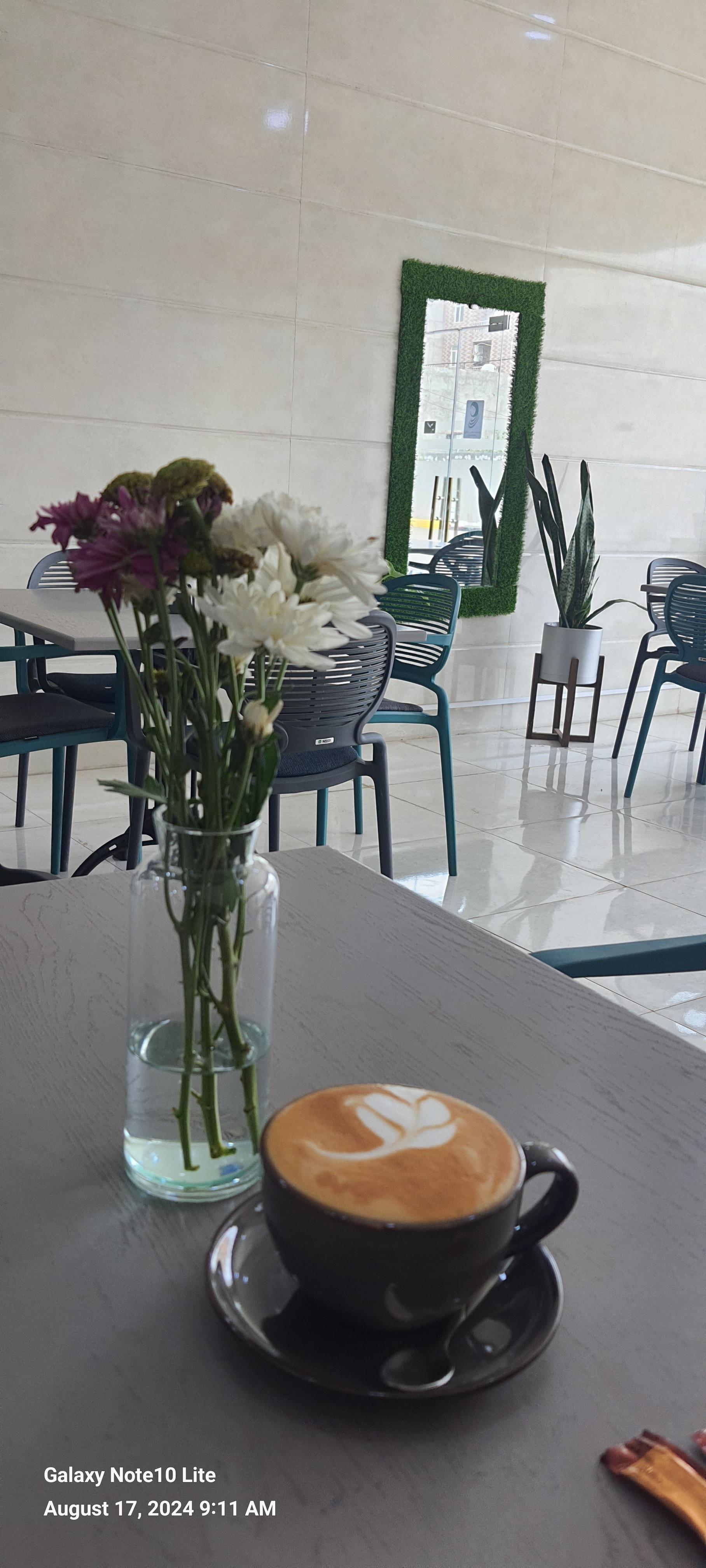 عکس کافه آروما