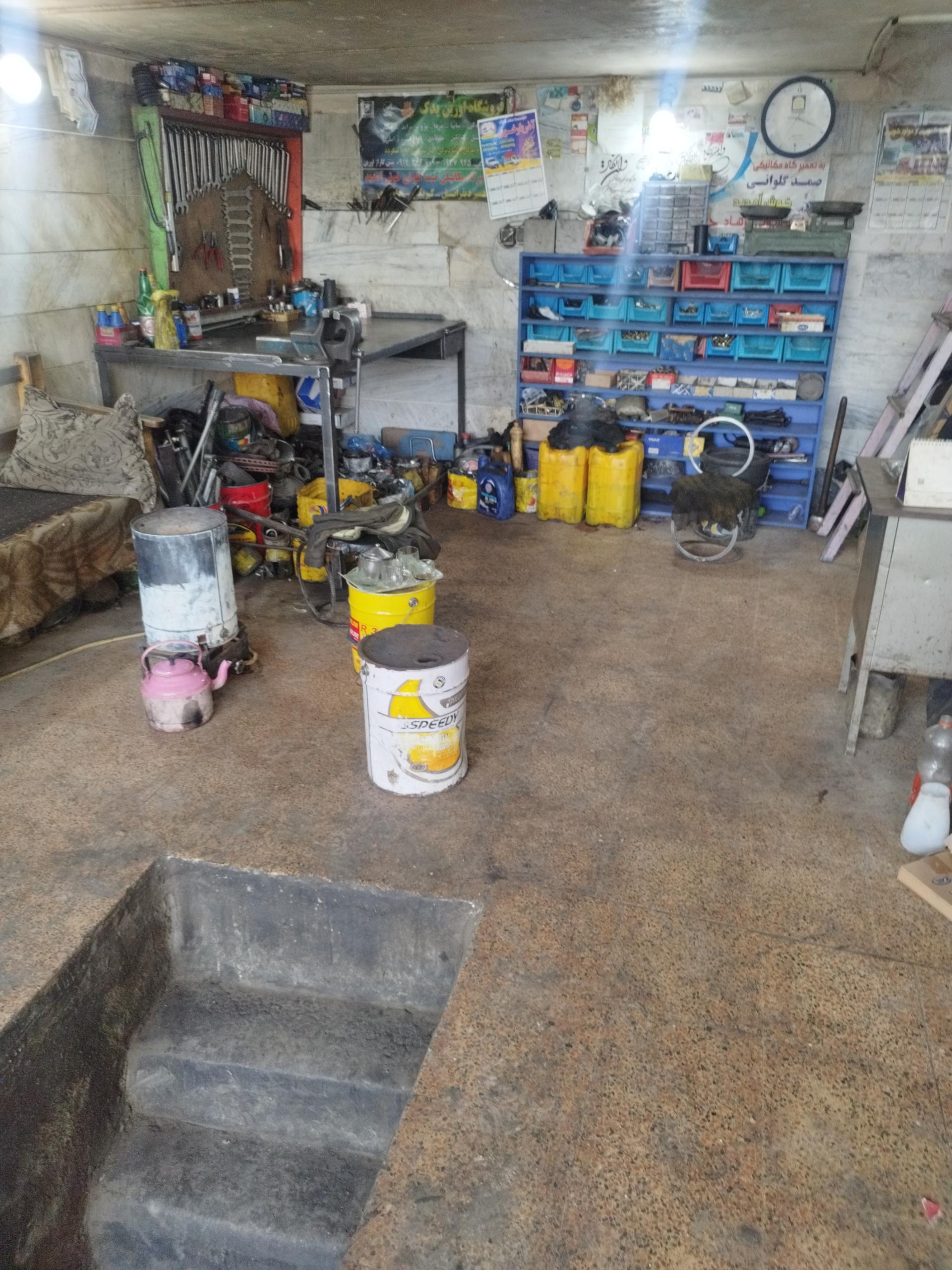 عکس تعمیرگاه صمد گلوانی