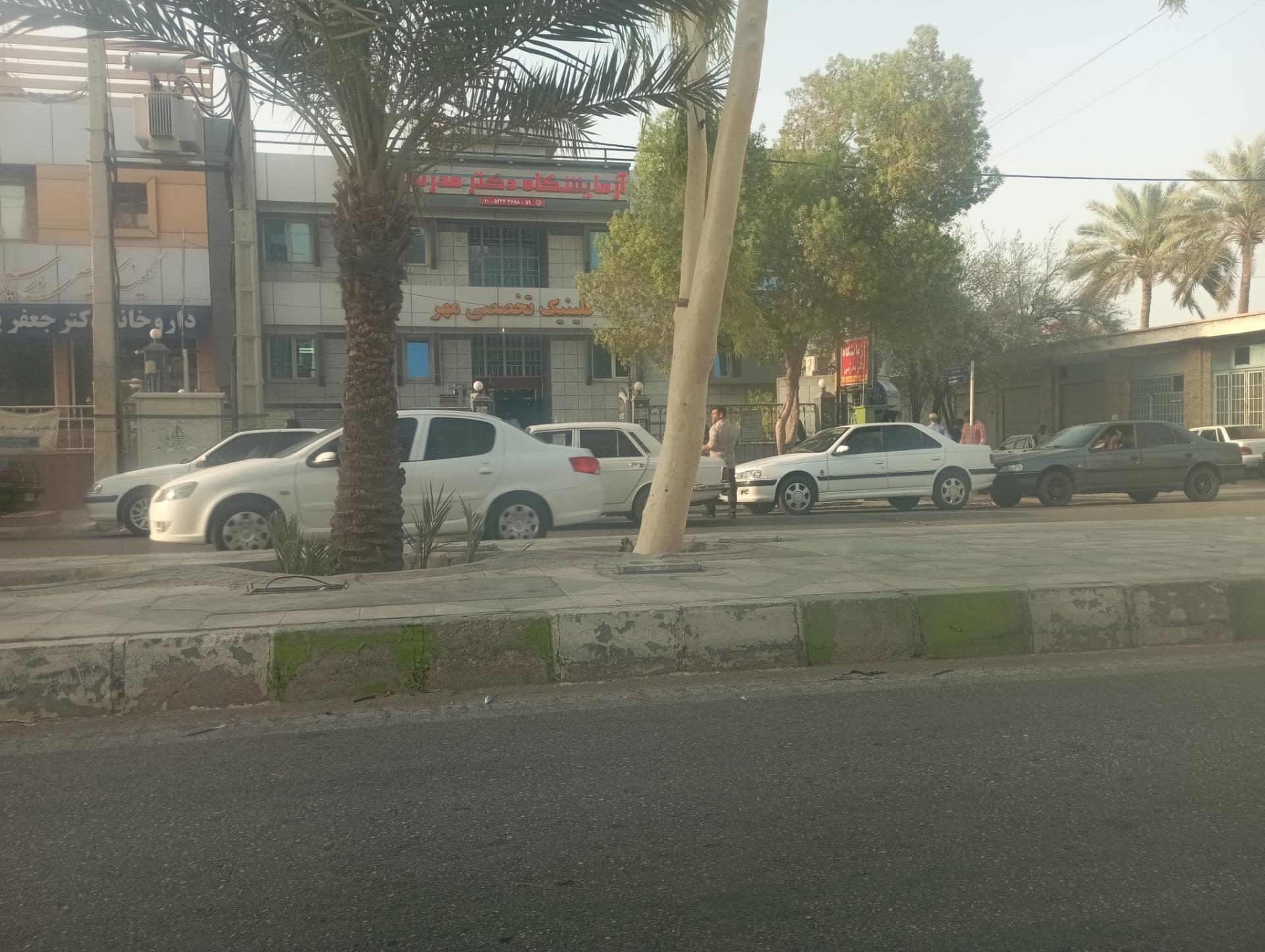 عکس آزمایشگاه مدرسی