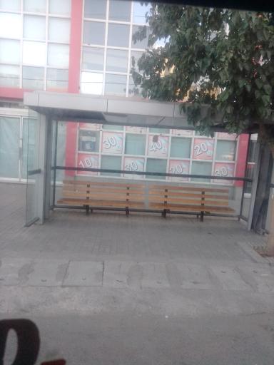 عکس ایستگاه اتوبوس چهارراه شهید هنرور