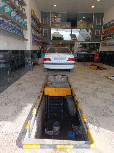 عکس تعویض روغن مصطفی