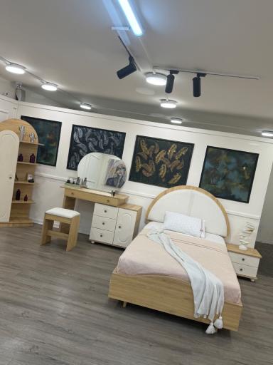 عکس فروشگاه لمس چوب