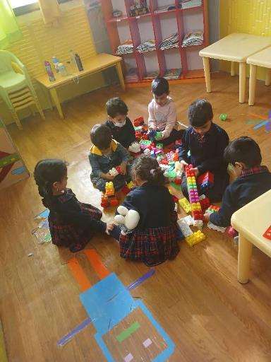 عکس مهدکودک پیش دبستانی  دوزبانه نوشین
