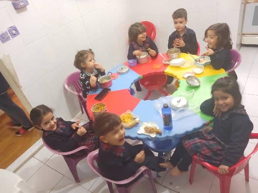 عکس مهدکودک پیش دبستانی  دوزبانه نوشین