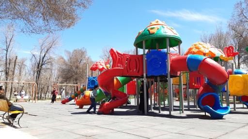 عکس زمین بازی کودکان