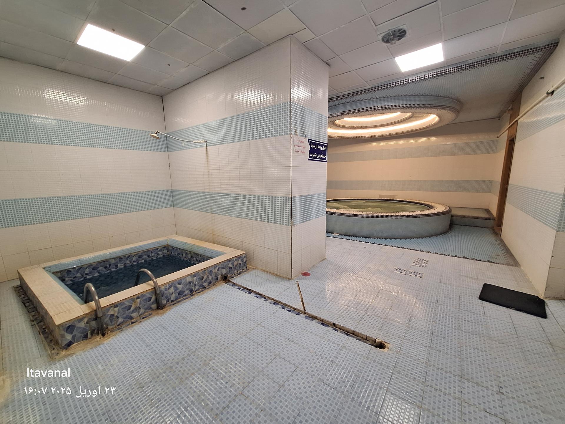 عکس استخر شادزیست