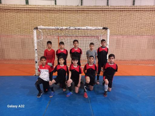 عکس سالن ورزشی شهید شهپر 