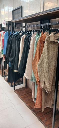 عکس مرکز خرید اردیبهشت