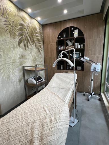 عکس کلینیک زیبایی و لاغری نورارز