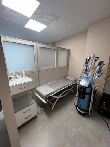 عکس کلینیک زیبایی و لاغری نورارز