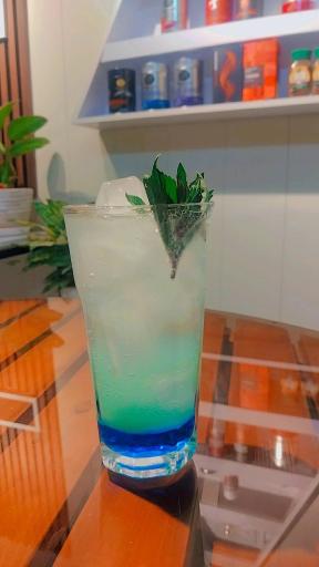 عکس فروشگاه تخصصی قهوه و شکلات مقریان