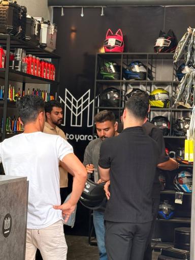 عکس فروشگاه موتو یاران