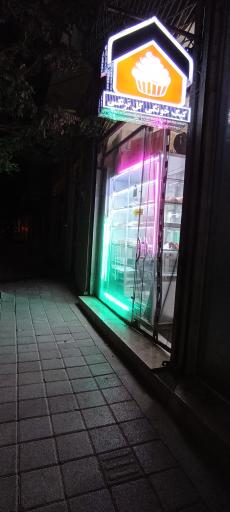 کیک خونگی گل نرگس 
