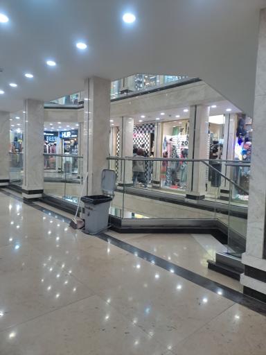 عکس مرکز تجاری گلشهر کرج