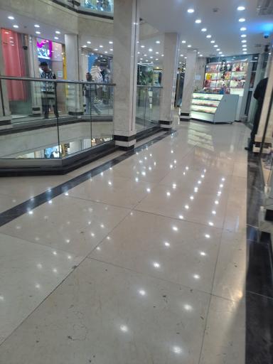 عکس مرکز تجاری گلشهر کرج