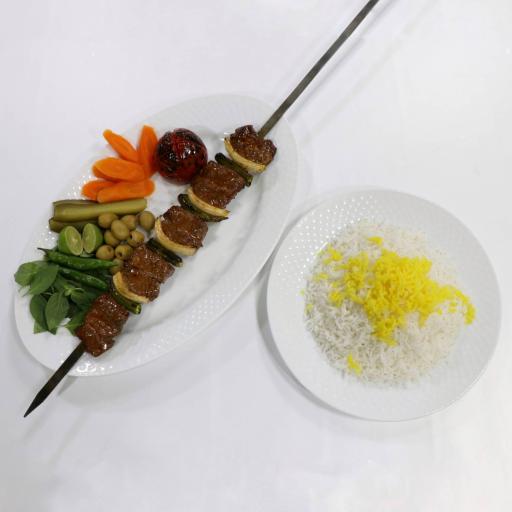 عکس تهیه غذای ژوان