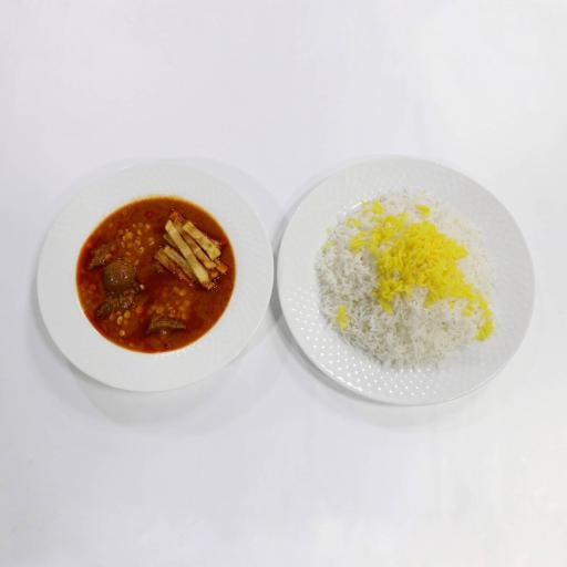 عکس تهیه غذای ژوان