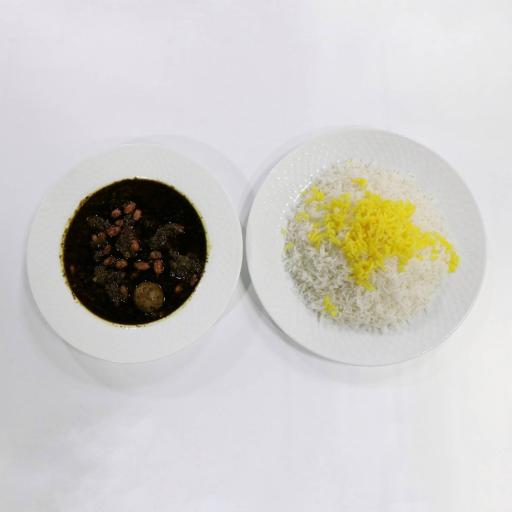 عکس تهیه غذای ژوان