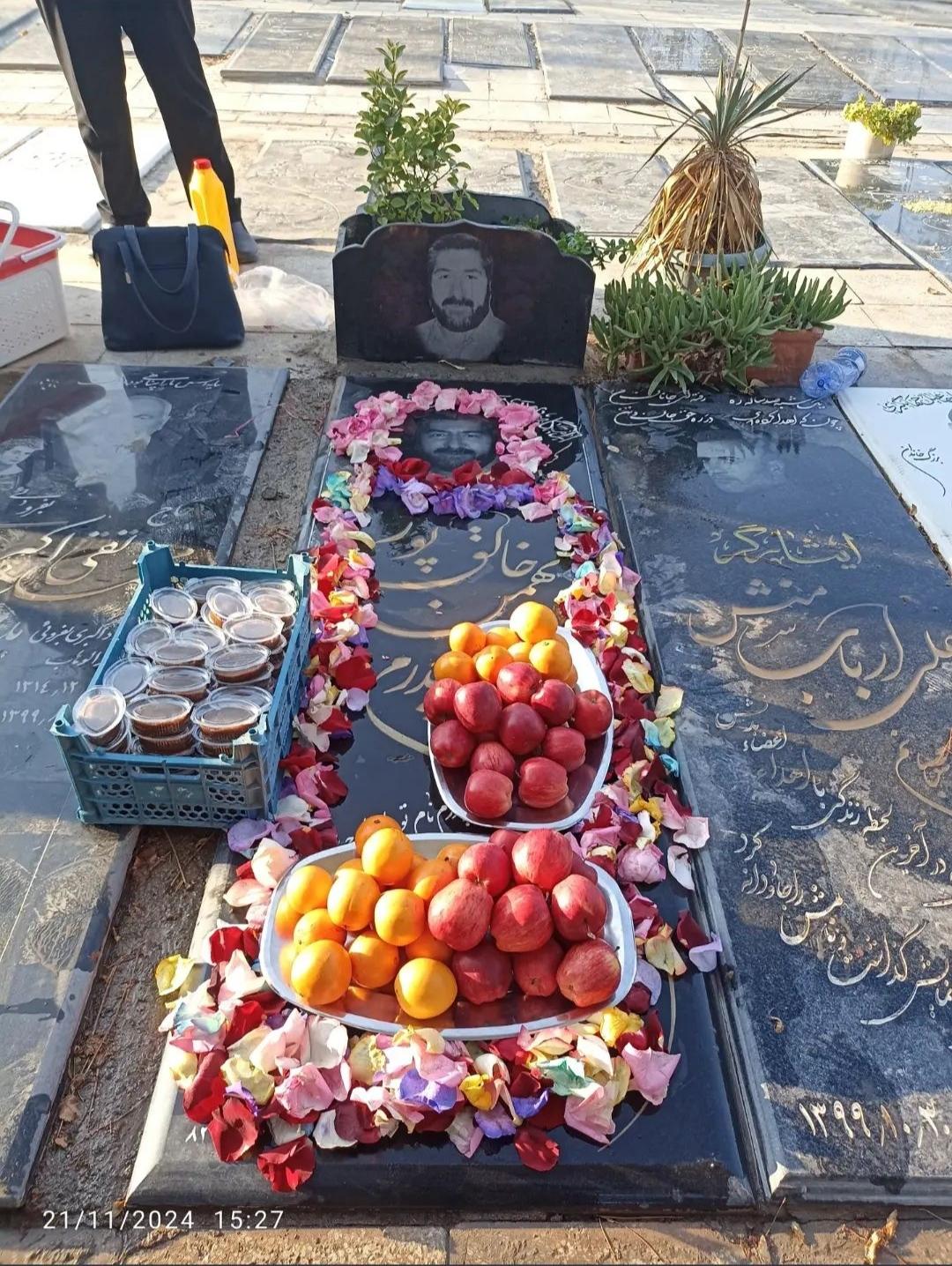 عکس مزار بهمن خالقپور