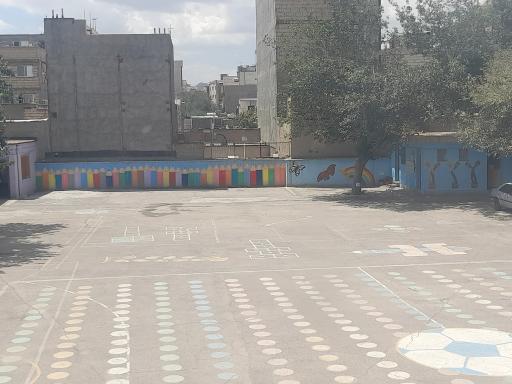 عکس دبستان دولتی دخترانه سمیه