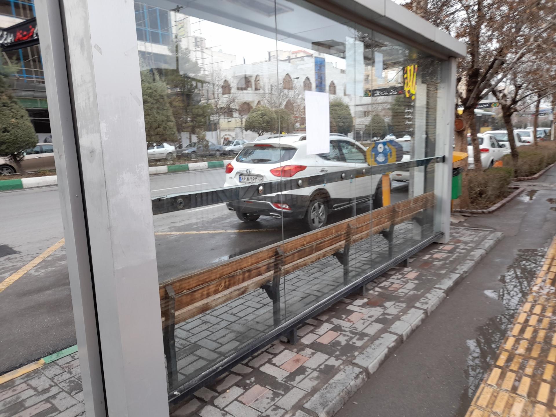 عکس ایستگاه اتوبوس چهارراه شهید فرامرز عباسی