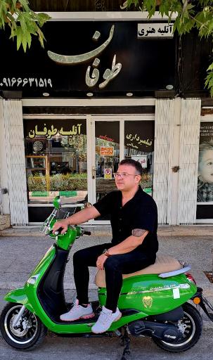 عکس آتلیه هنری طوفان