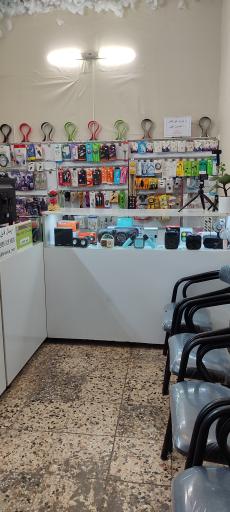 عکس محصولات فرهنگی و کافی نت ایرانیکا