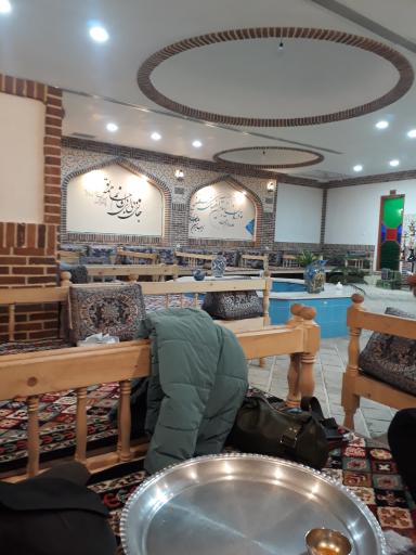 عکس رستوران چهارطاق