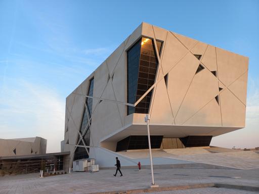 عکس کتابخانه مرکزی دانشگاه سمنان