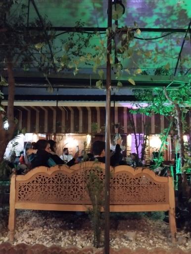عکس باغ رستوران خوش نشین