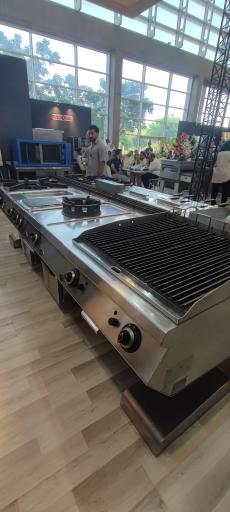 عکس تجهیزات آشپزخانه صنعتی و فروشگاهی متامکس