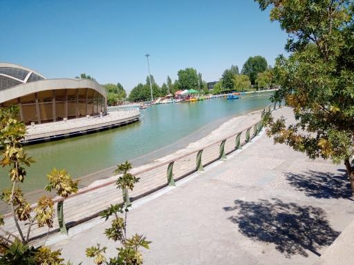 عکس رستوران سنجاقک