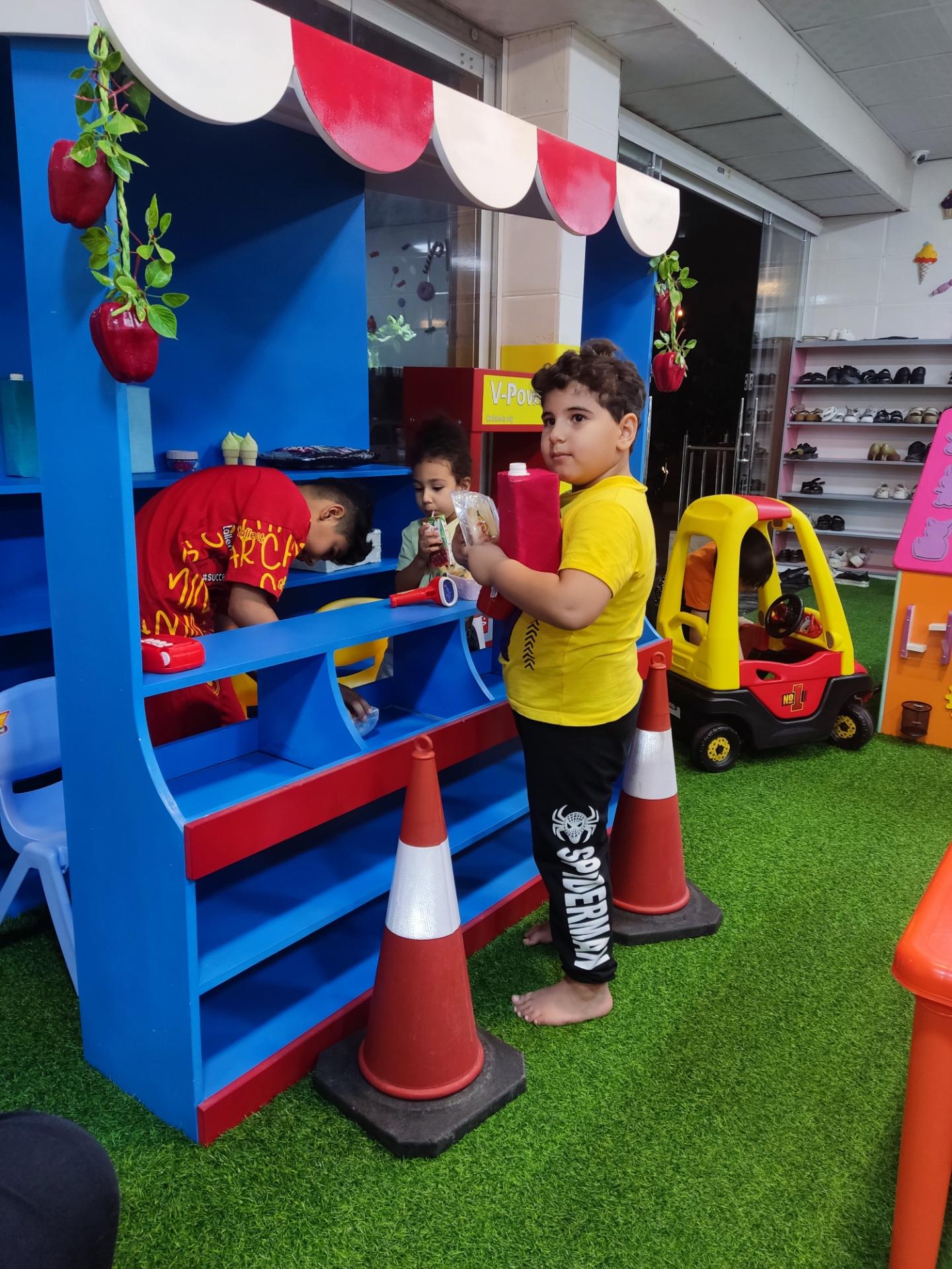 عکس شهر مشاغل و خانه بازی آبنباتی