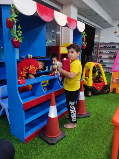 عکس شهر مشاغل و خانه بازی آبنباتی