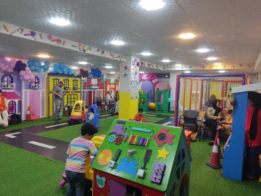 عکس شهر مشاغل و خانه بازی آبنباتی