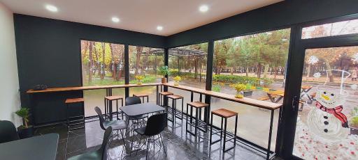 عکس کافه آمالفی (شعبه دانشگاه فردوسی)