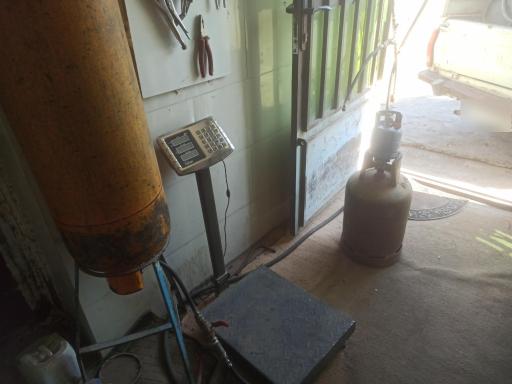 عکس پمپ گاز مایع