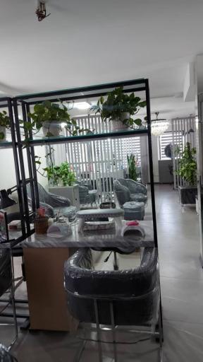 عکس سالن زیبایی نازنین عزت پناه 