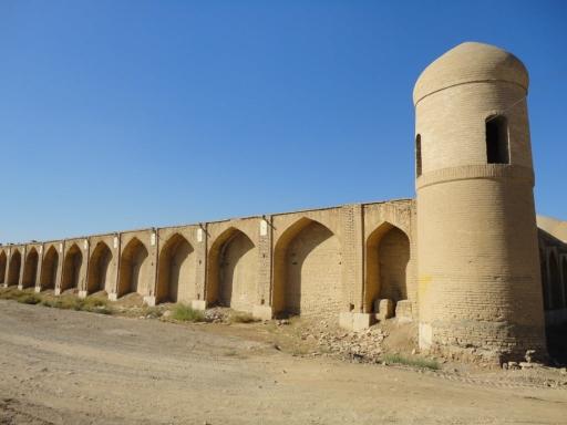 کاروانسرای عباسی گز