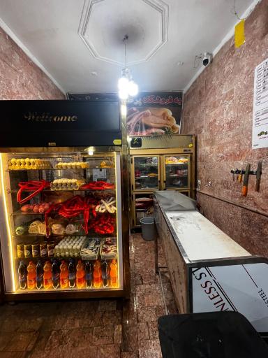 عکس فروشگاه پرطلایی