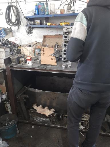 عکس تعمیرگاه تخصصی فیکس مدرن