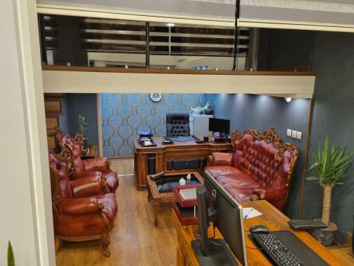 عکس هلدینگ املاک عمارت