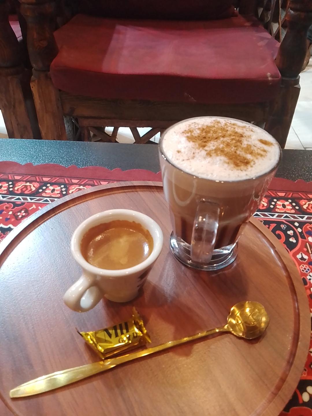 عکس کافه فانوس شعبه ۲